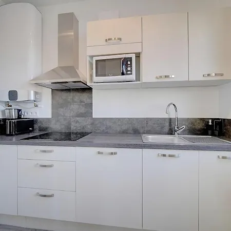 Studio Confortable Proche Martinez A0B107 *