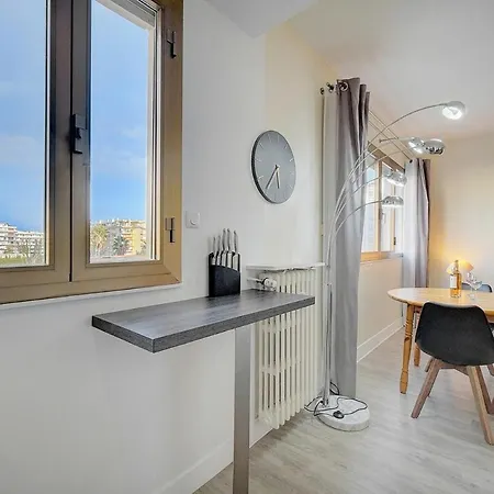 Appartement Studio Confortable Proche Martinez A0B107 *